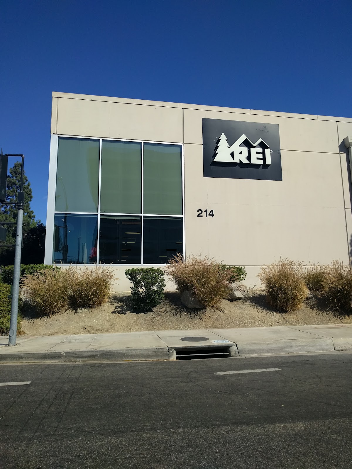 REI - eBike shop in Arcadia, CA