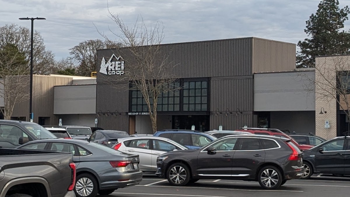 REI - eBike shop in Beaverton, OR