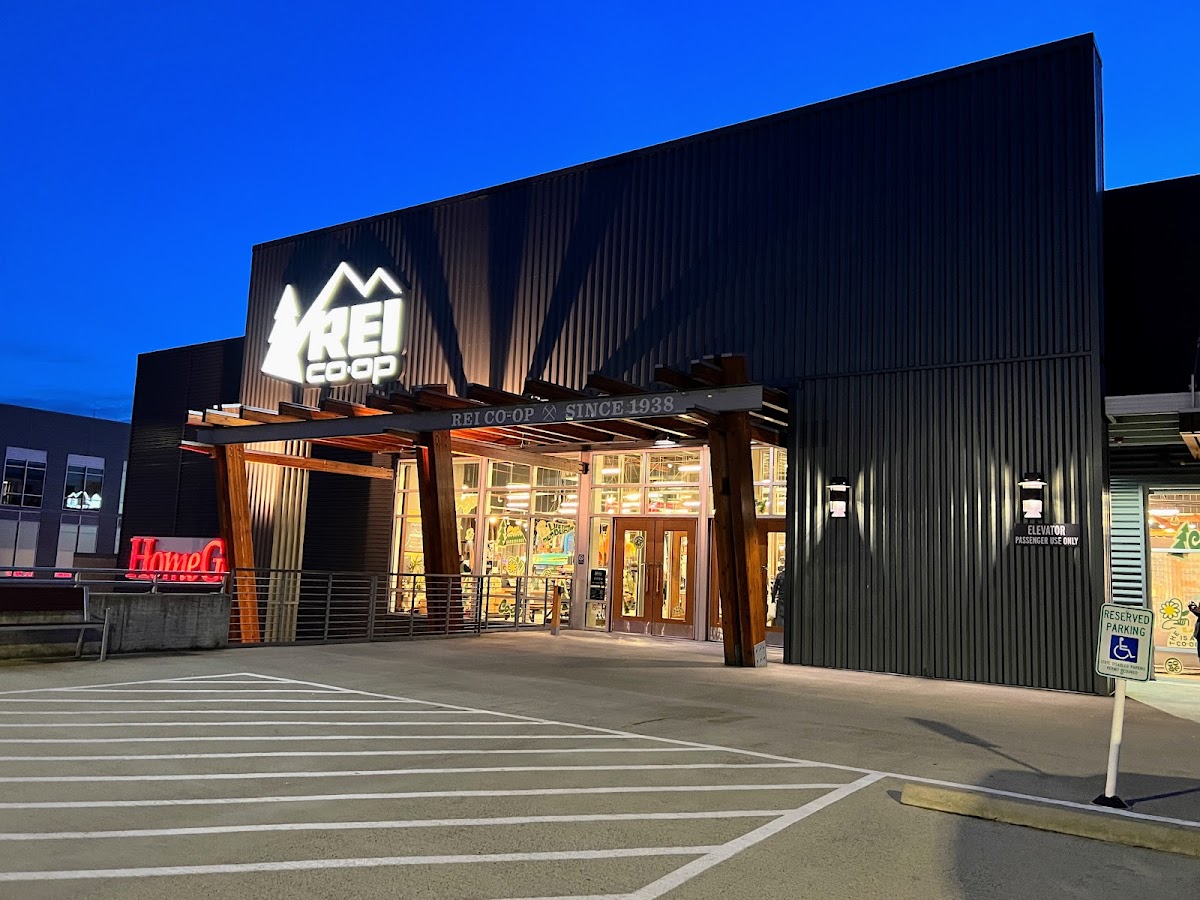 REI - eBike shop in Bellevue, WA
