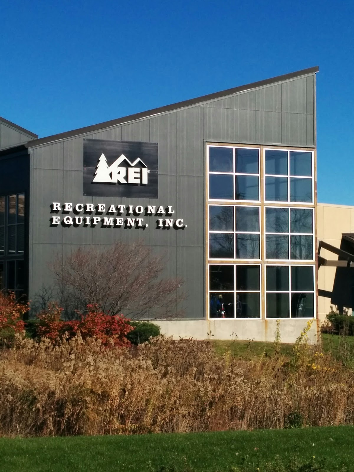 REI - eBike shop in Brookfield, WI