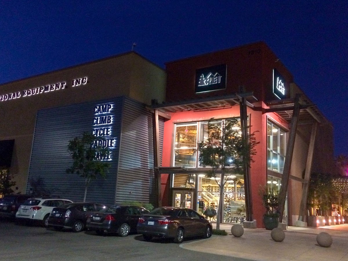 REI - eBike shop in Fresno, CA