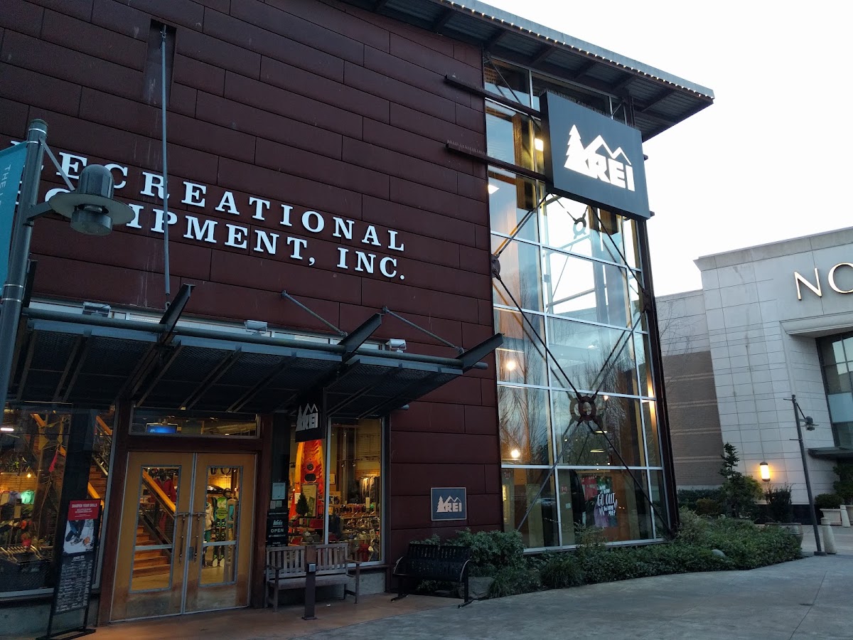 REI - eBike shop in Lynnwood, WA