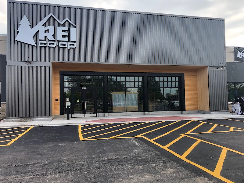 REI - eBike shop in Orland Park, IL