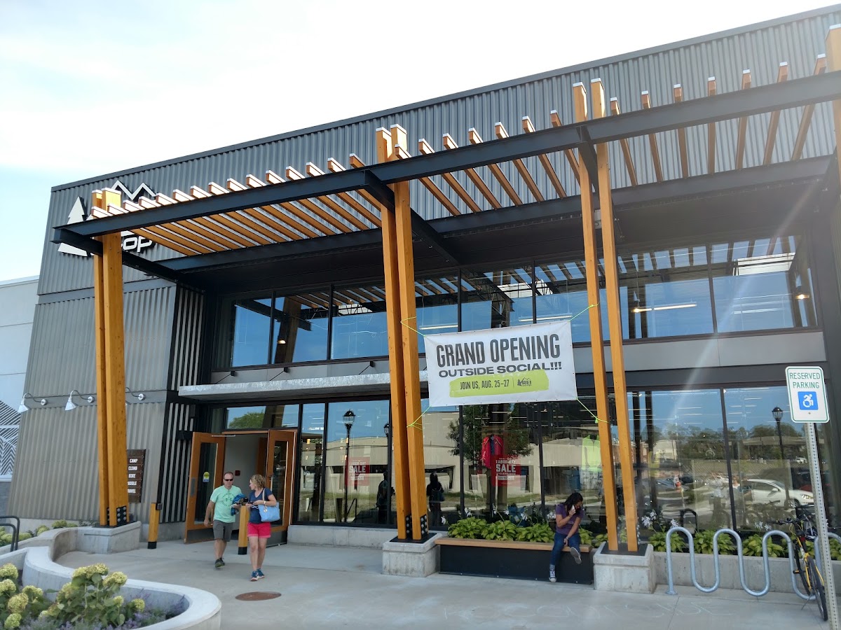 REI - eBike shop in Rochester, NY