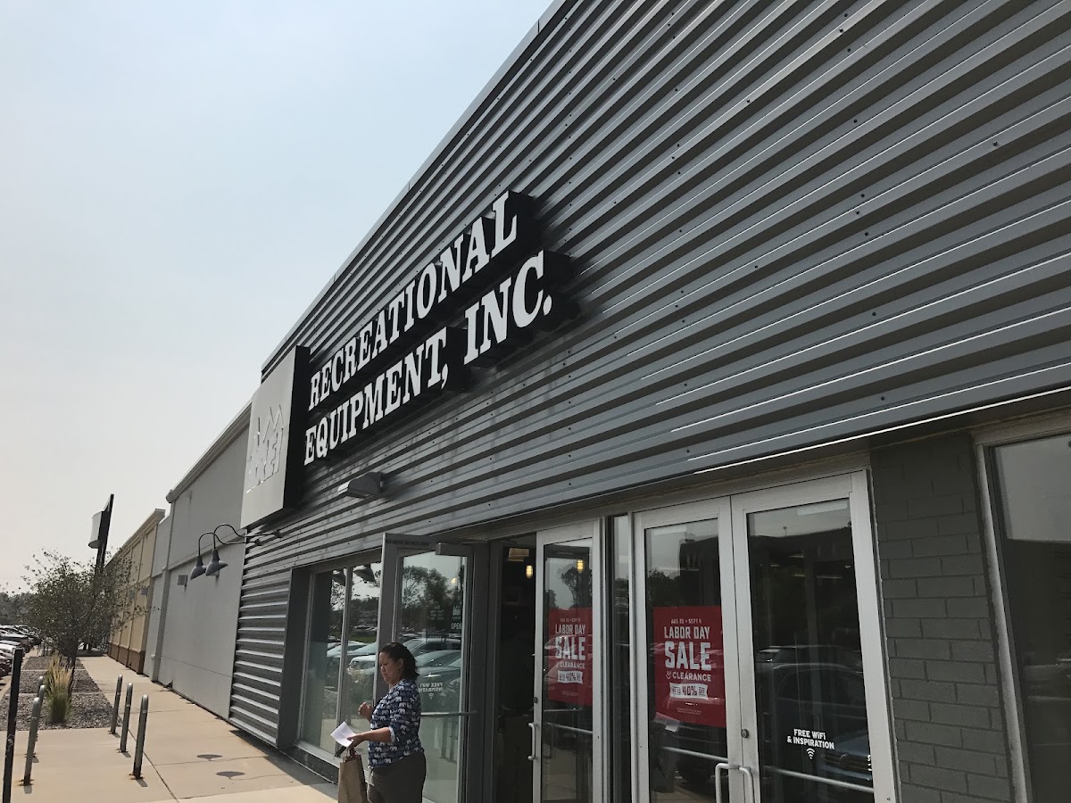 REI - eBike shop in Roseville, MN